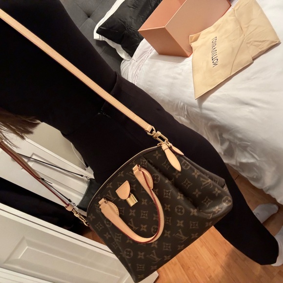 Authentic Louis Vuitton Rivoli PM Bag! - Picture 8 of 14